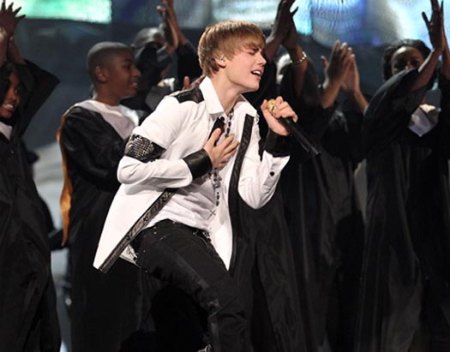 justin bieber in israel april 2011. Justin Bieber thank the fans